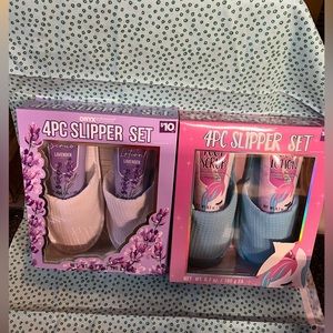 Two 4 piece slipper sets